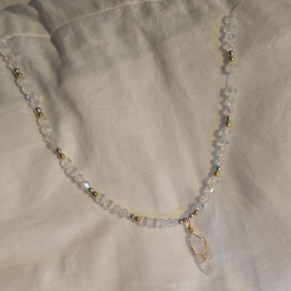 Elegant Gold and Clear Beaded Necklace